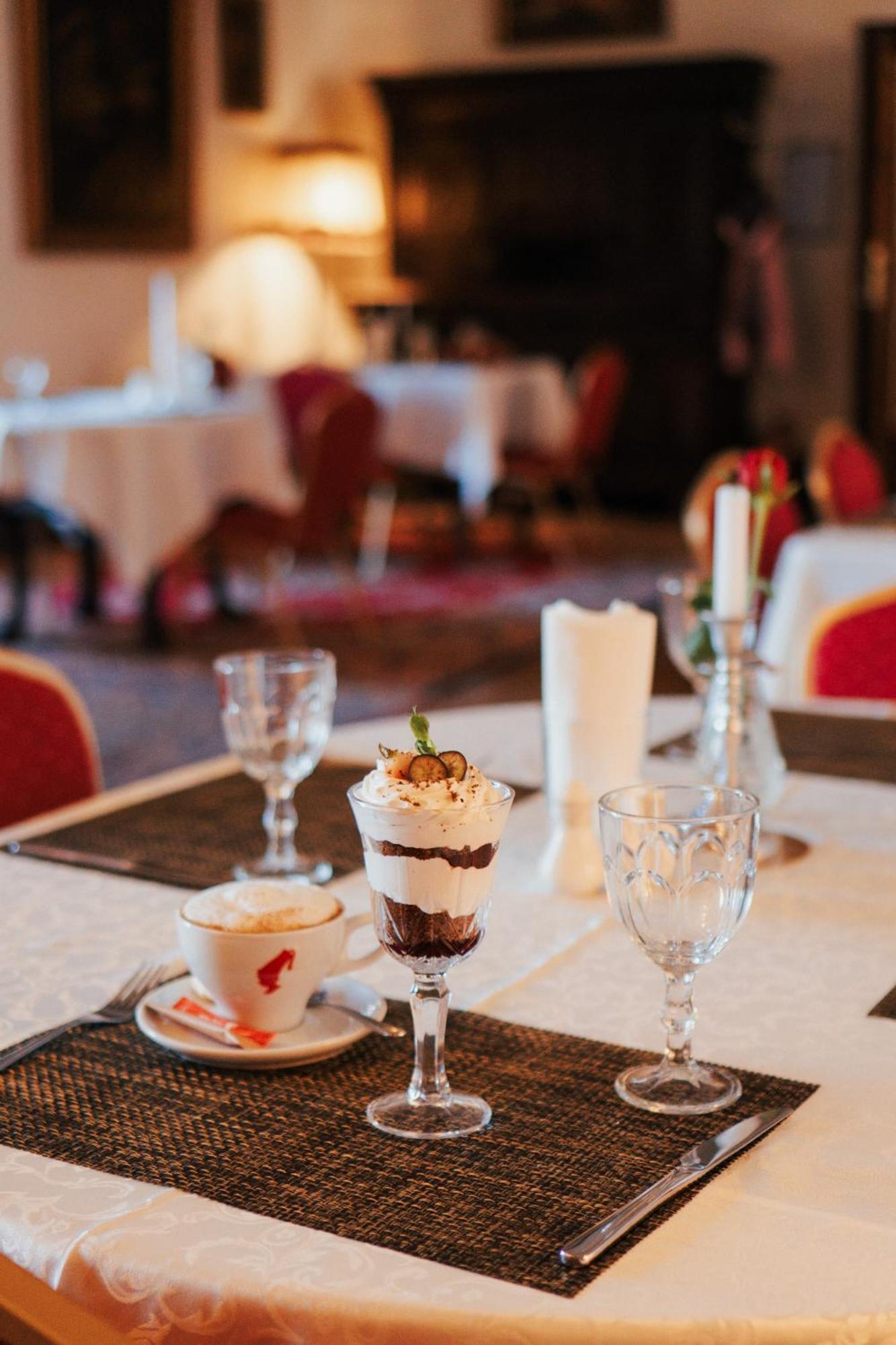 Edoles Pils Hotel Kültér fotó